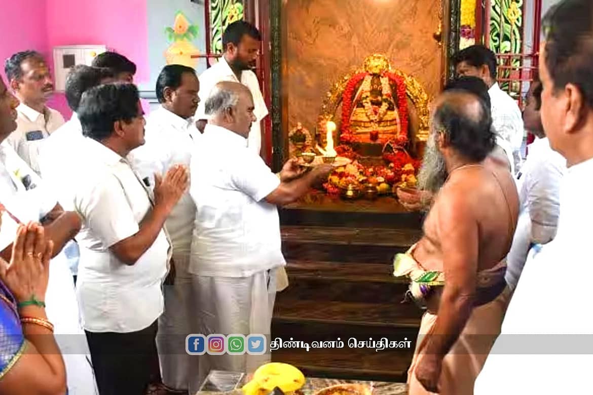 விநாயகருக்கு தீபாராதனை செய்த அமைச்சர் மஸ்தான் minister gingee masthan offers prayer to vinayagar temple