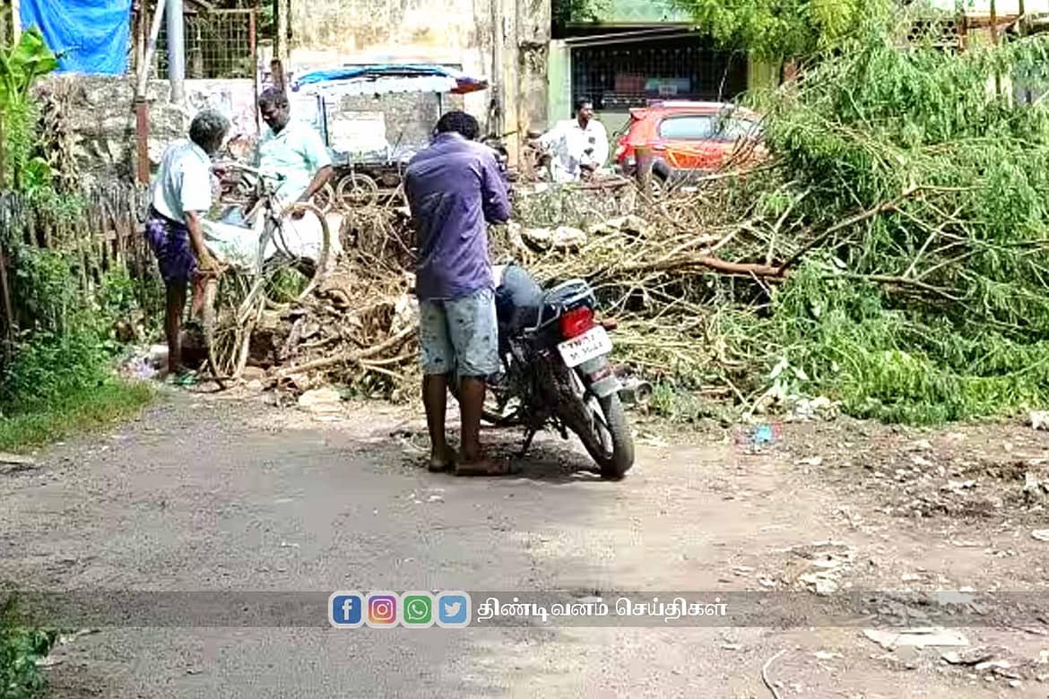 blockage of rail track passage used by train passengers in tindivanam