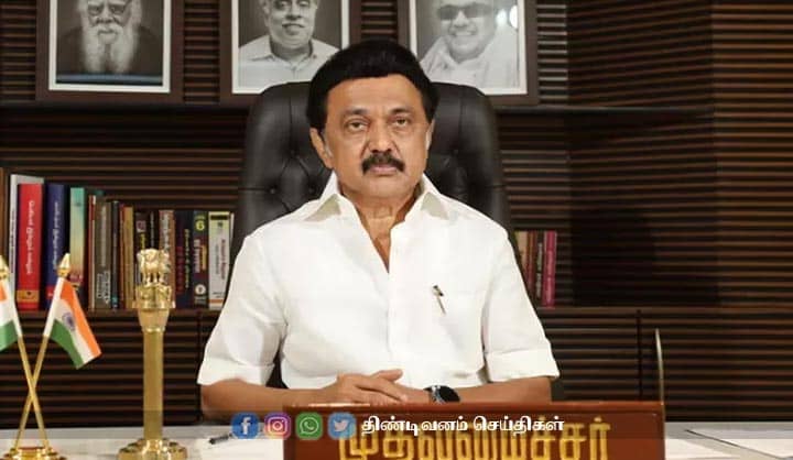 mk-stalin-gives-fund-to-family