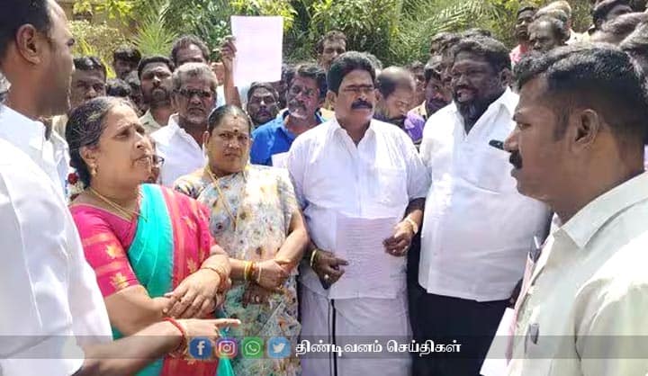 புதிய பஸ் நிலையத்தில் ஆட்டோ ஸ்டாண்ட் கோரி நகராட்சி அலுவலகம் முற்றுகை